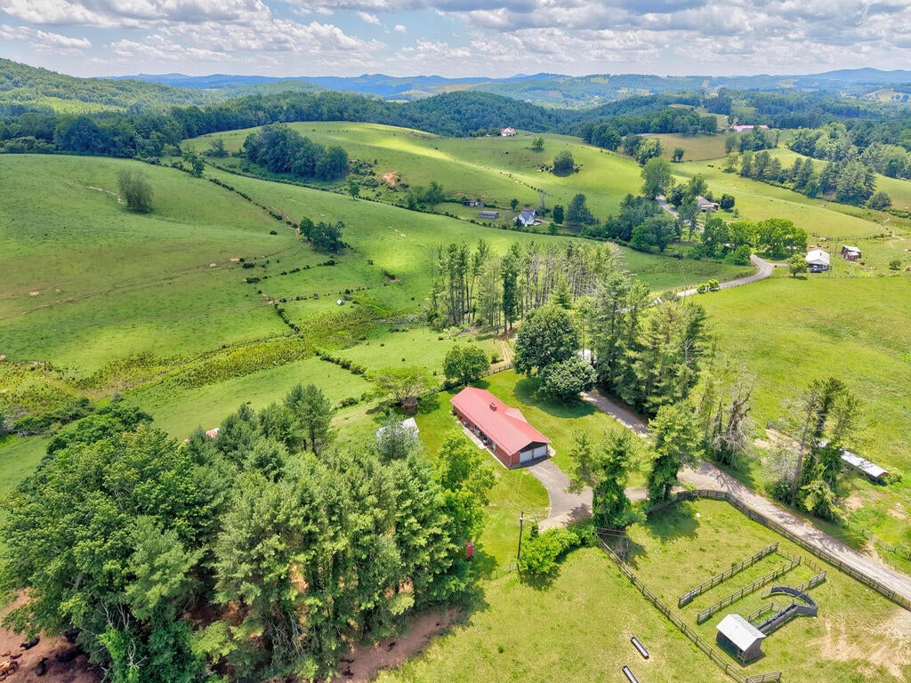 714 Justice Road Galax, VA 24333 - Photo 32 of 35 Gallery Image 32