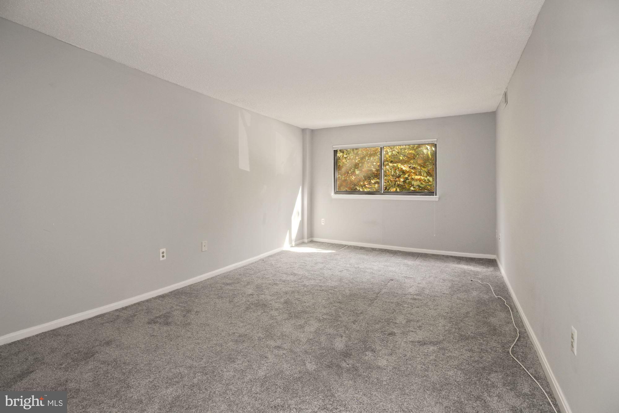 1040 Deer Ridge Drive, Unit 309 Baltimore, MD 21210 - Photo 15 of 31 Spacious Master Bedroom