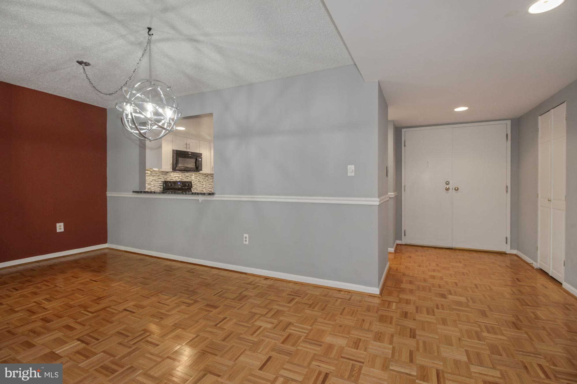 1040 Deer Ridge Drive, Unit 309 Baltimore, MD 21210 - Photo 9 of 31 Dining room