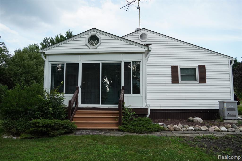 1295 Hadley Road Lapeer, MI 48446 - Photo 19 of 56