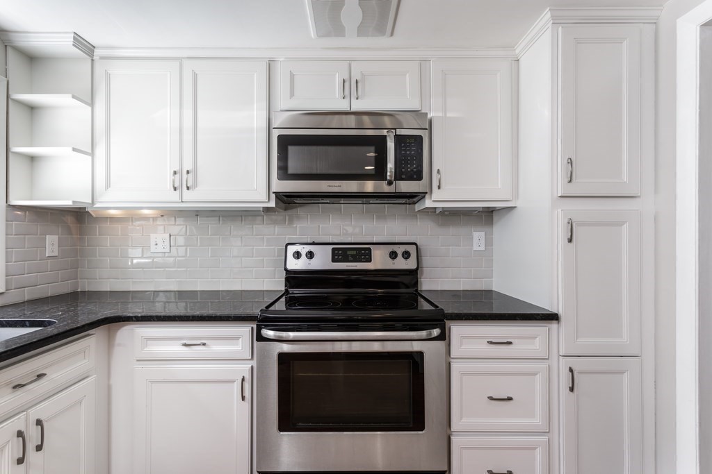 37 Brook Road Sharon, MA 02067 - Photo 13 of 36 Gallery Image 13