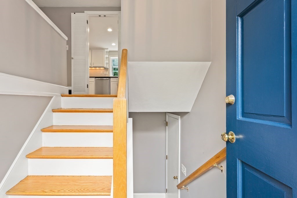 37 Brook Road Sharon, MA 02067 - Photo 3 of 36 Gallery Image 3