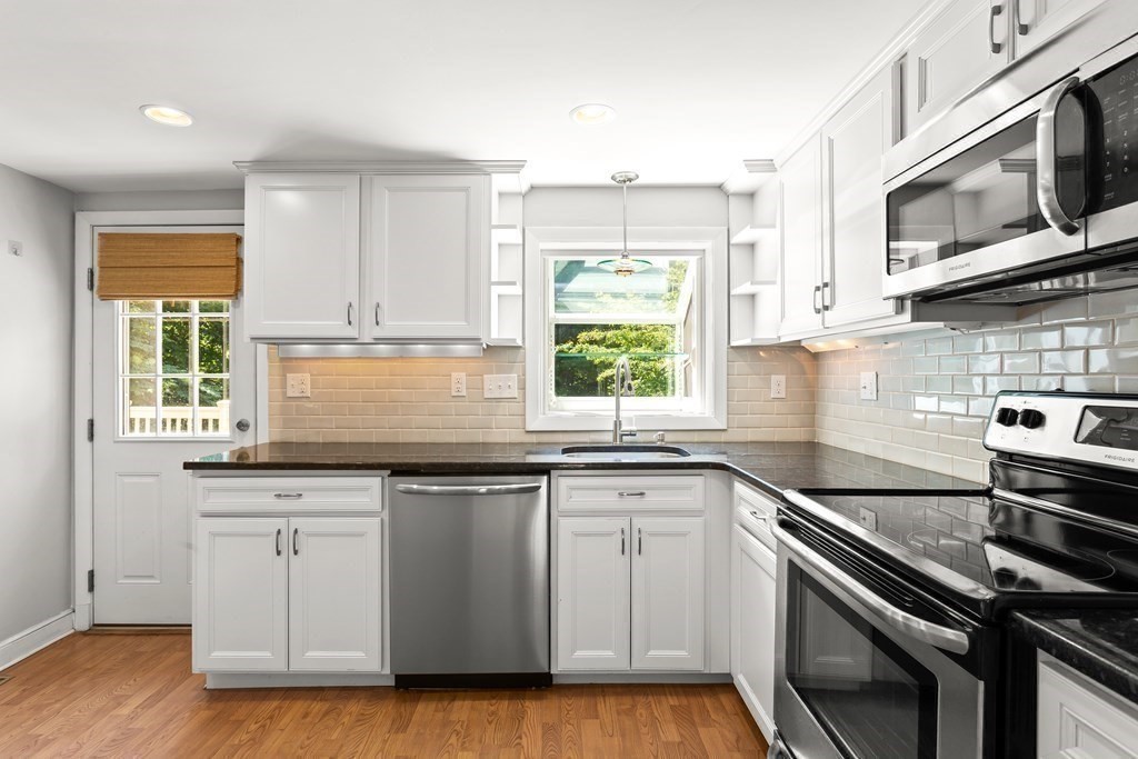 37 Brook Road Sharon, MA 02067 - Photo 9 of 36 Gallery Image 9