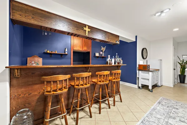 $635,000 | 2184 Schrader Lane, North Aurora, IL 60542