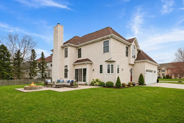 $635,000 | 2184 Schrader Lane, North Aurora, IL 60542