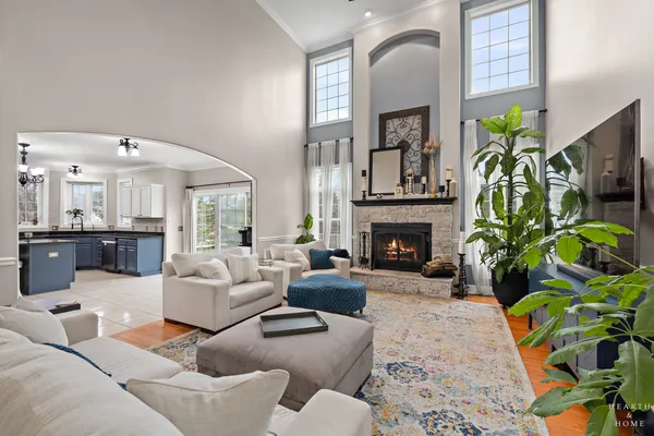 $635,000 | 2184 Schrader Lane, North Aurora, IL 60542