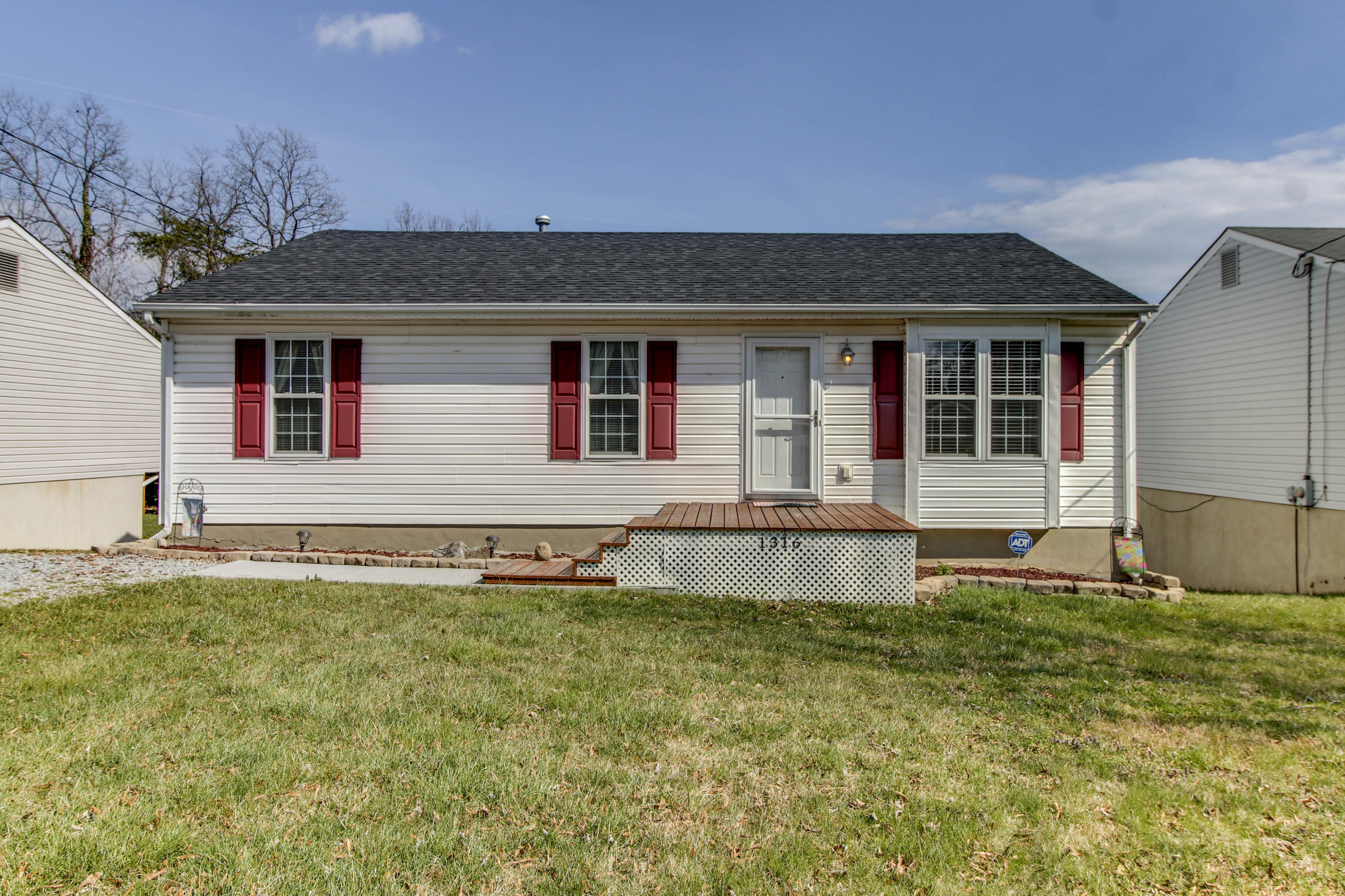 1316 Lewis Road Southeast Roanoke, VA 24014 - Photo 1 of 35 _MG_3920_1_2_3_4_5_6