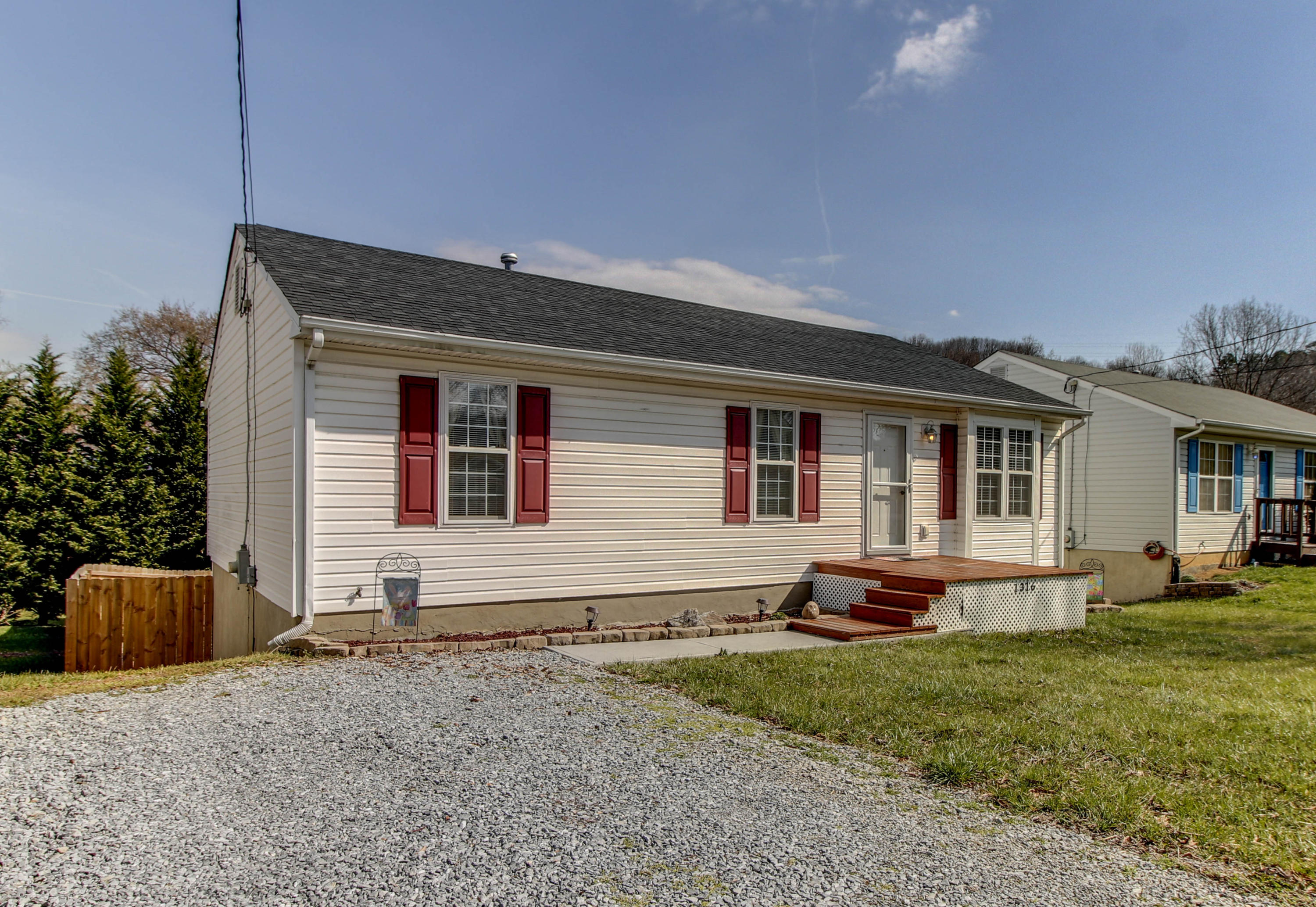 1316 Lewis Road Southeast Roanoke, VA 24014 - Photo 3 of 35 _MG_3934_35_36_37_38_39_40