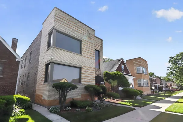 $1,400 | 11207 South Emerald Avenue, Chicago, IL 60628