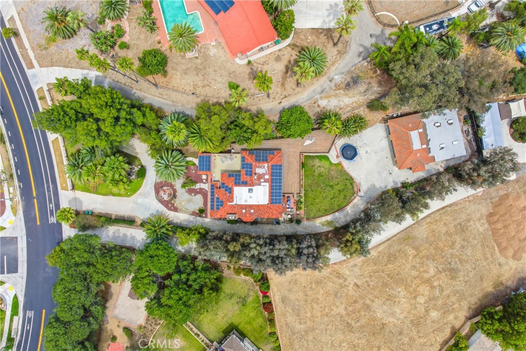 1609 Cherokee Road Corona, CA 92881 - Photo 5 of 5