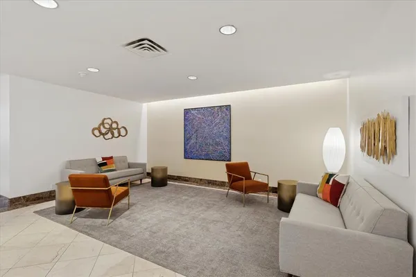 $1,400 | 6211 West Northwest Highway, Unit G124, Dallas, TX 75225