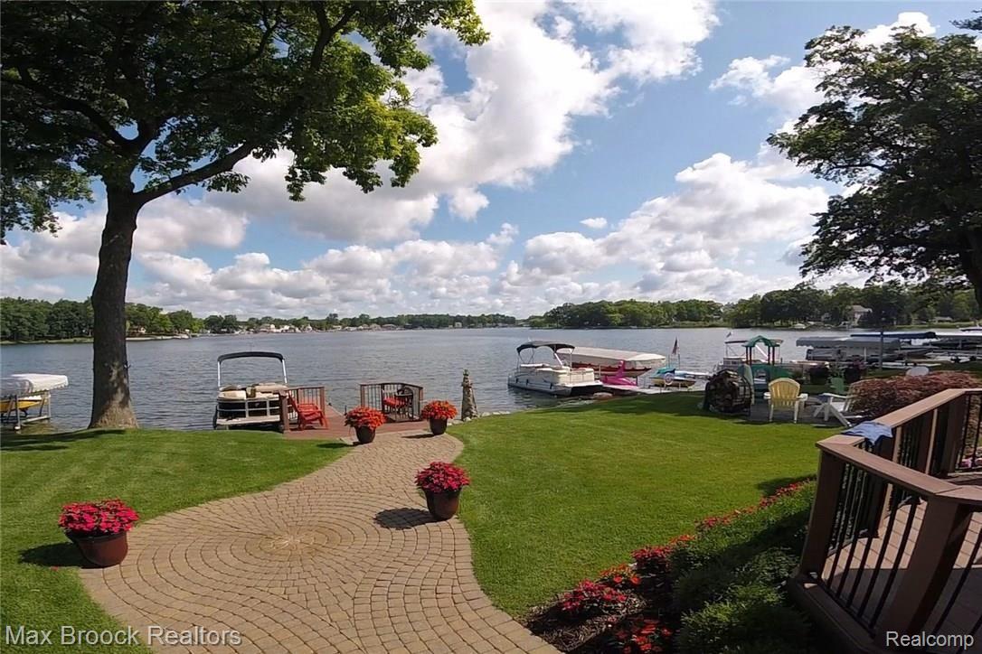 7060 Hatchery Road Waterford, MI 48327 - Photo 36 of 39 Outside - Yard & Lake.jpg