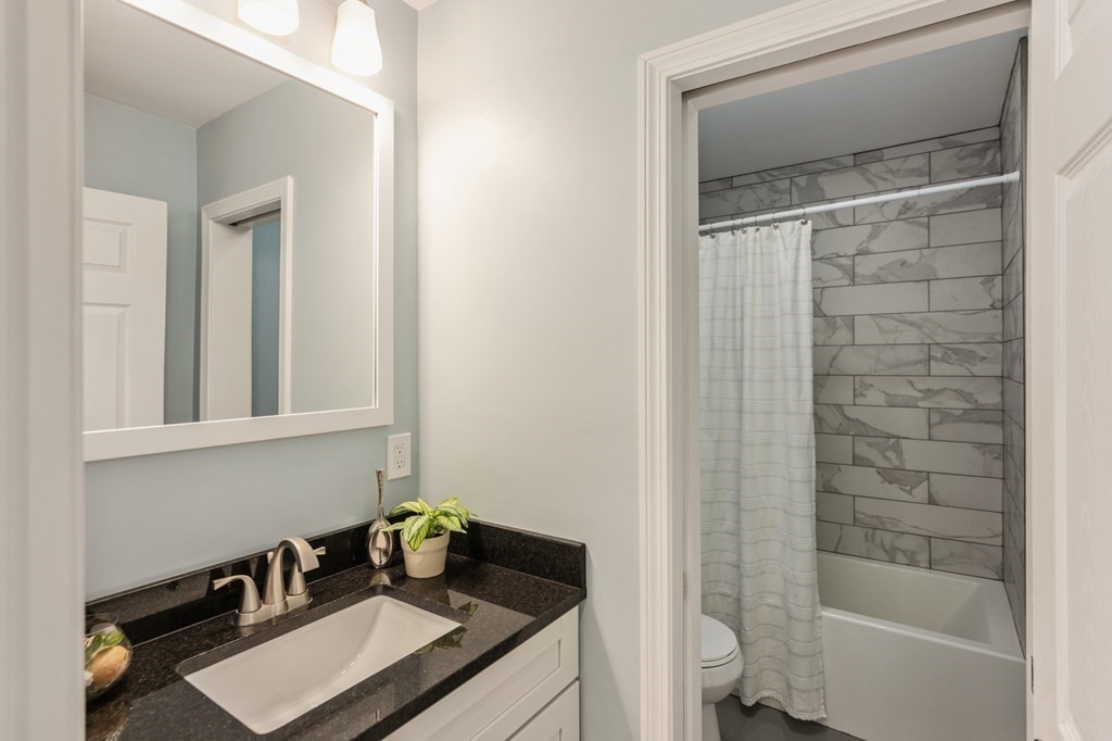 25 Glen Road, Unit 1 Swampscott, MA 01907 - Photo 18 of 23 Gallery Image 18