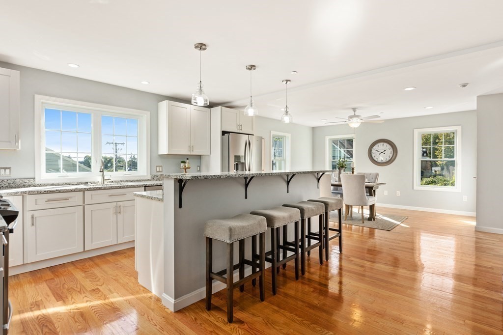25 Glen Road, Unit 1 Swampscott, MA 01907 - Photo 4 of 23 Gallery Image 4