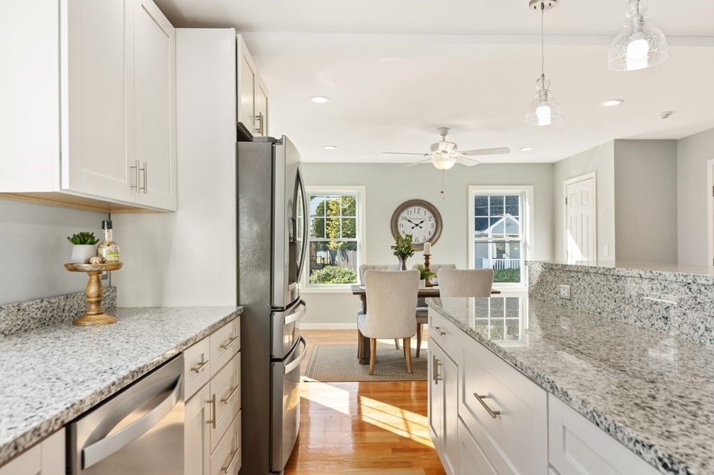 25 Glen Road, Unit 1 Swampscott, MA 01907 - Photo 7 of 23 Gallery Image 7