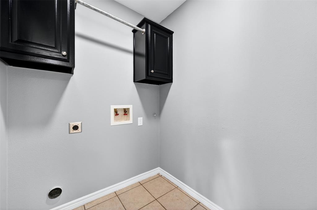 1021 Rice Street, Unit 101 Denison, TX 75020 - Photo 18 of 22 a view of an entryway