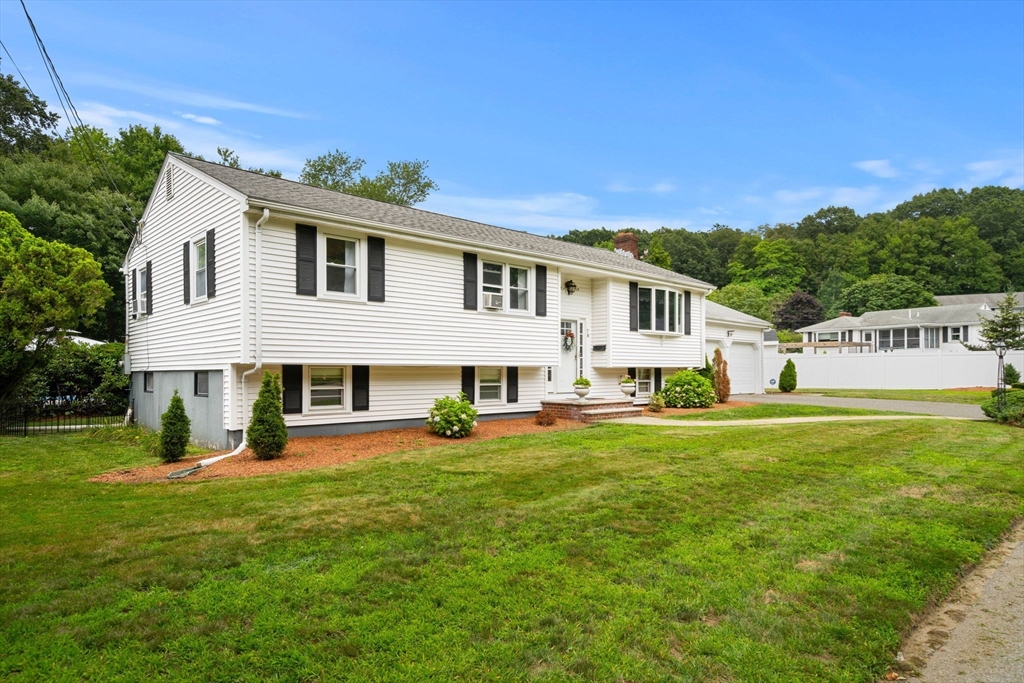 78 Robbie Road Braintree, MA 02184 - Photo 2 of 42 Gallery Image 2
