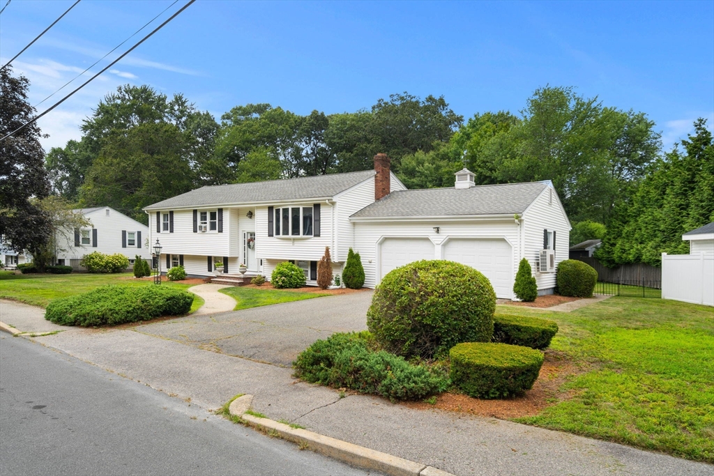78 Robbie Road Braintree, MA 02184 - Photo 3 of 42 Gallery Image 3