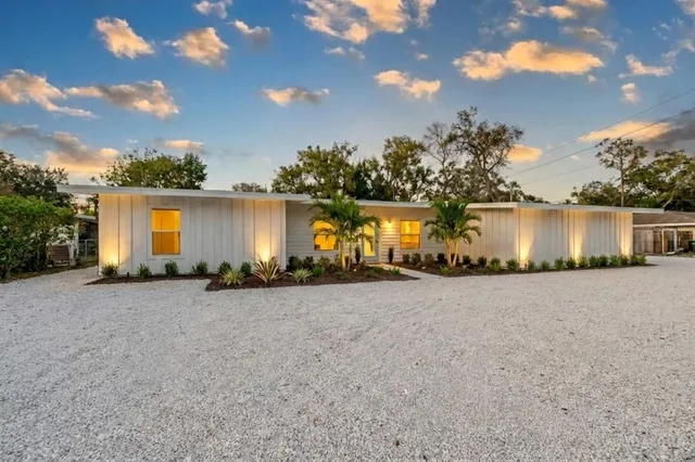 $1,650,000 | 2069 Bougainvillea Street, Sarasota, FL 34239