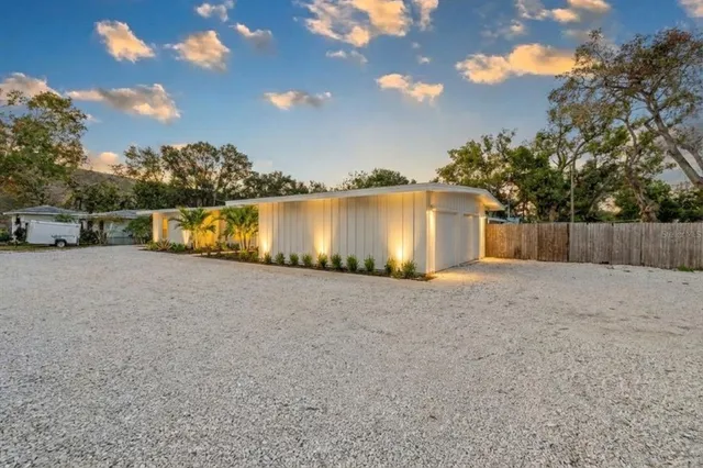 $1,650,000 | 2069 Bougainvillea Street, Sarasota, FL 34239