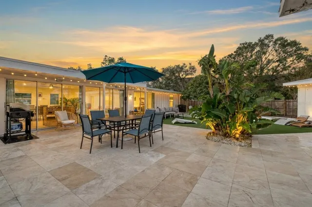$1,650,000 | 2069 Bougainvillea Street, Sarasota, FL 34239