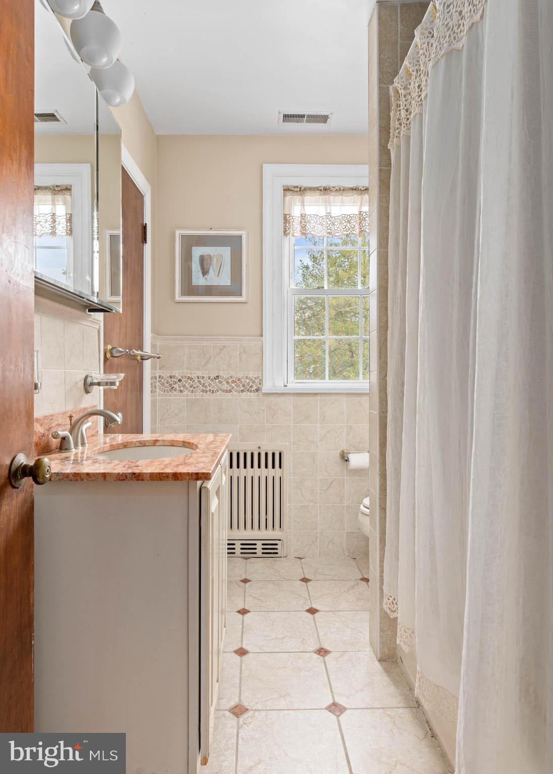 1789 Old Welsh Road Huntingdon Valley, PA 19006 - Photo 30 of 39 2nd floor bath