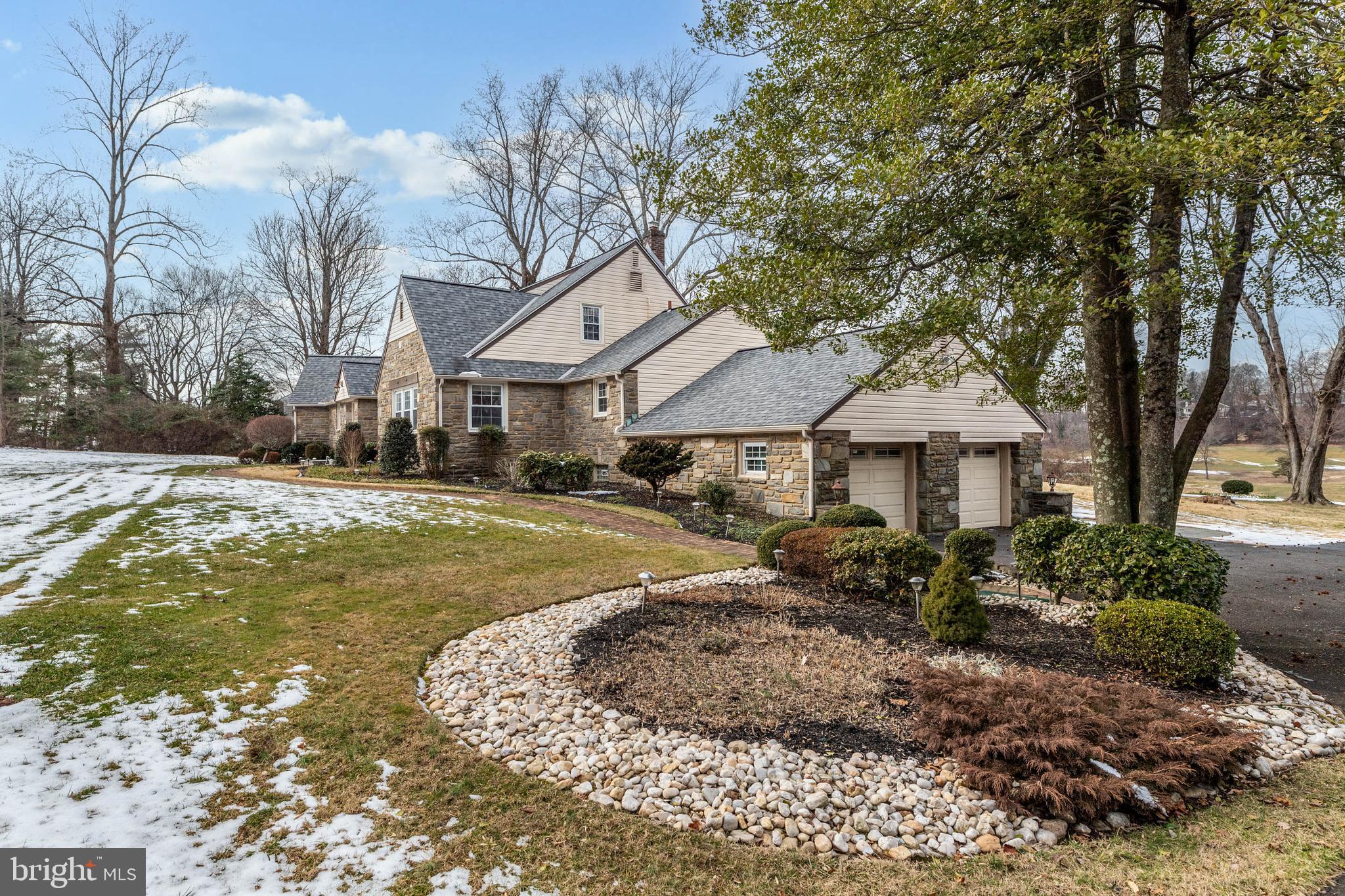 1789 Old Welsh Road Huntingdon Valley, PA 19006 - Photo 37 of 39 Side of house