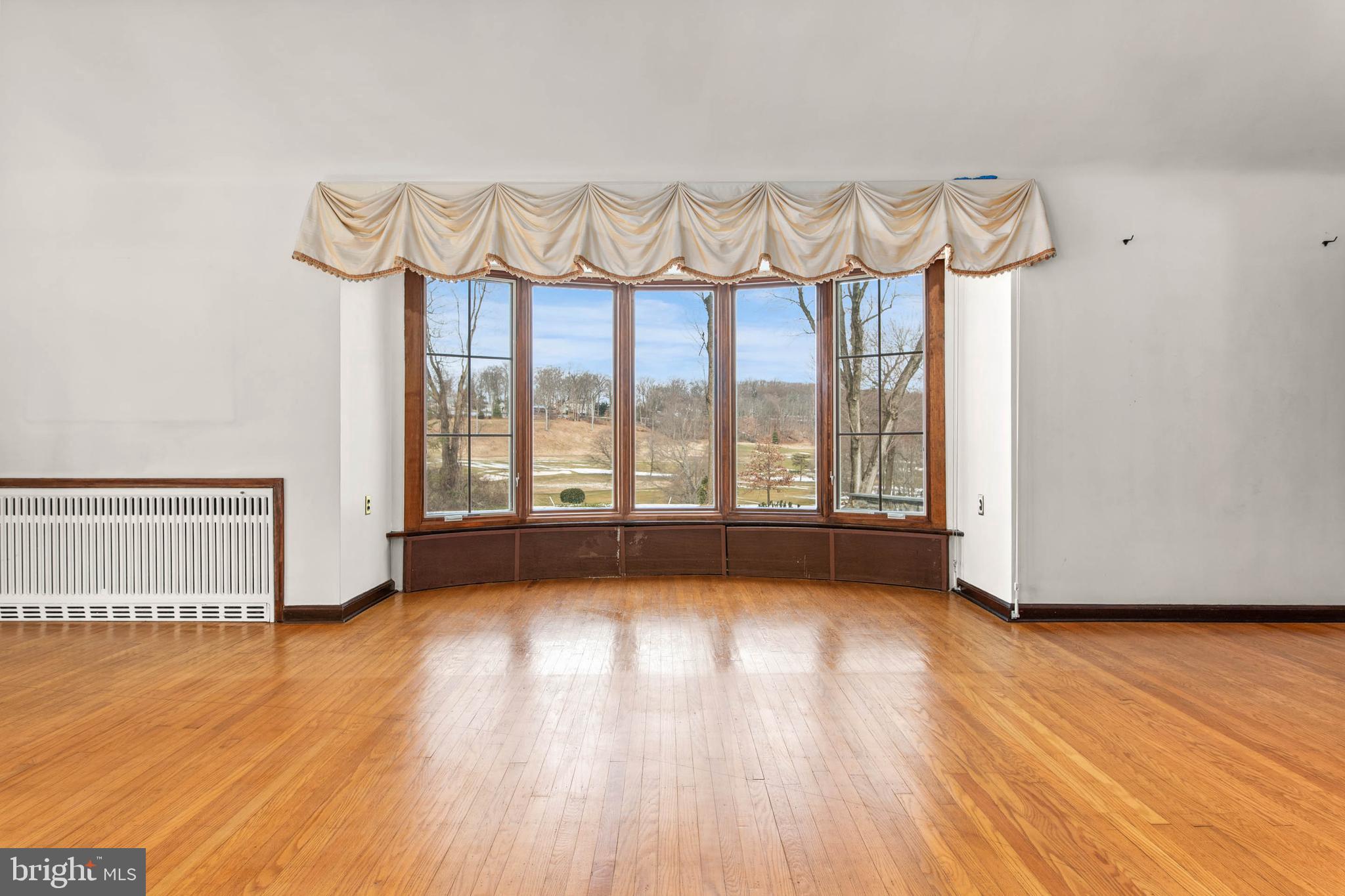 1789 Old Welsh Road Huntingdon Valley, PA 19006 - Photo 5 of 39 Living Room with HVCC view