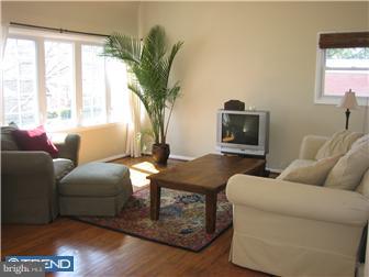 155 Juniper Road Havertown, PA 19083 - Photo 2 of 9 Living Room