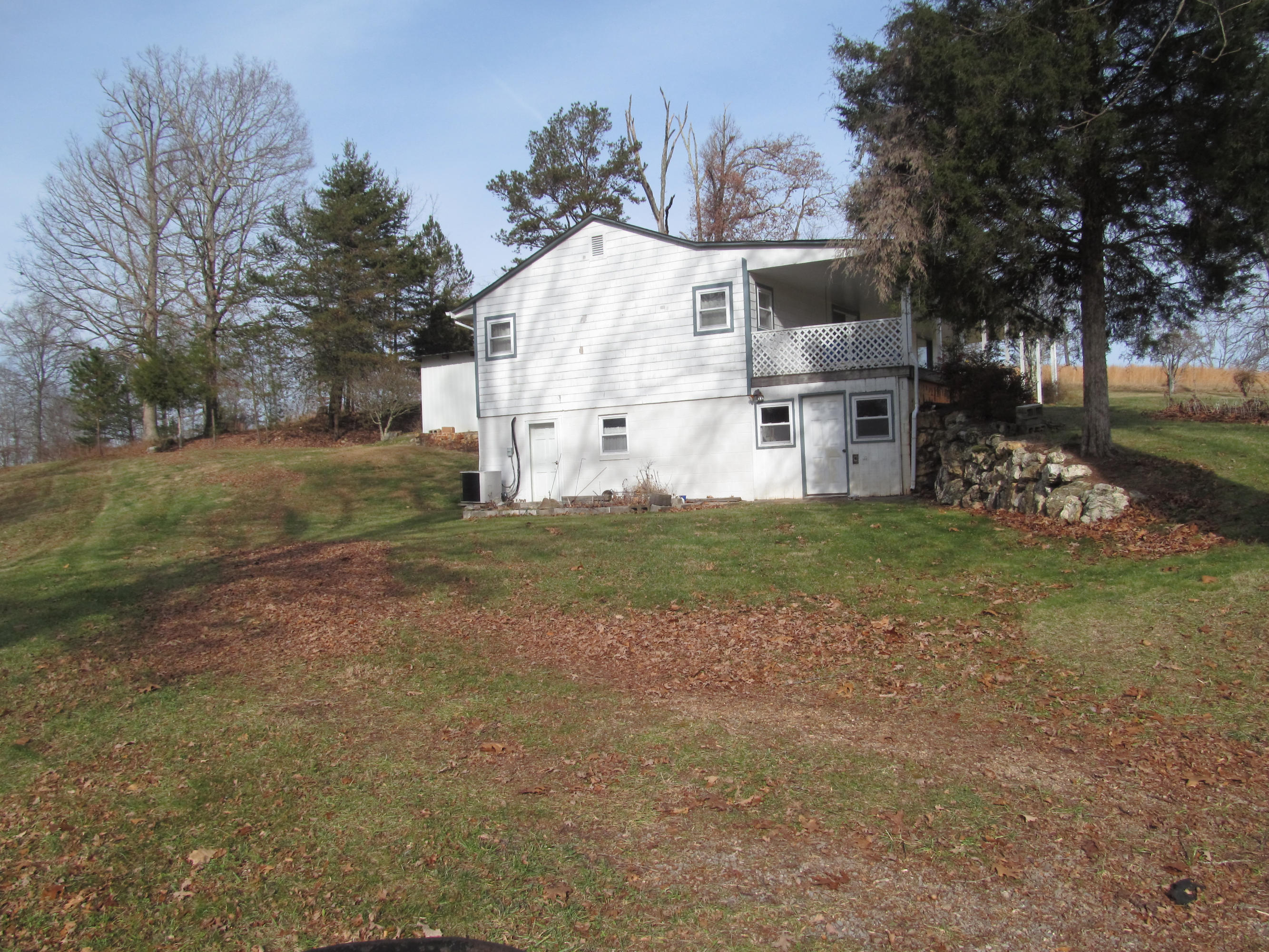 171 Robbins Road, Unit 171 Maynardville, TN 37807 - Photo 2 of 39 Left Side