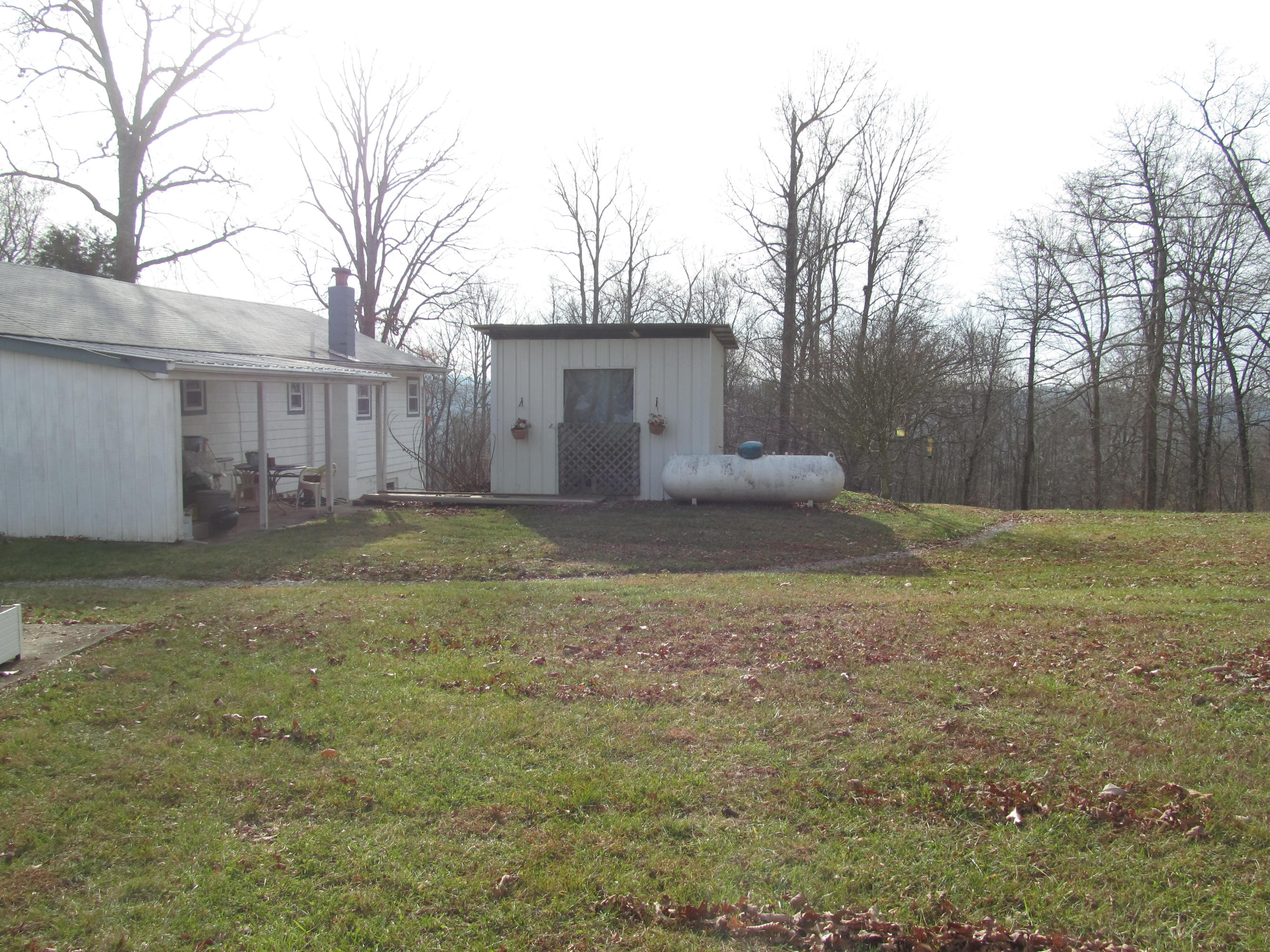 171 Robbins Road, Unit 171 Maynardville, TN 37807 - Photo 3 of 39 Right Side / Rear