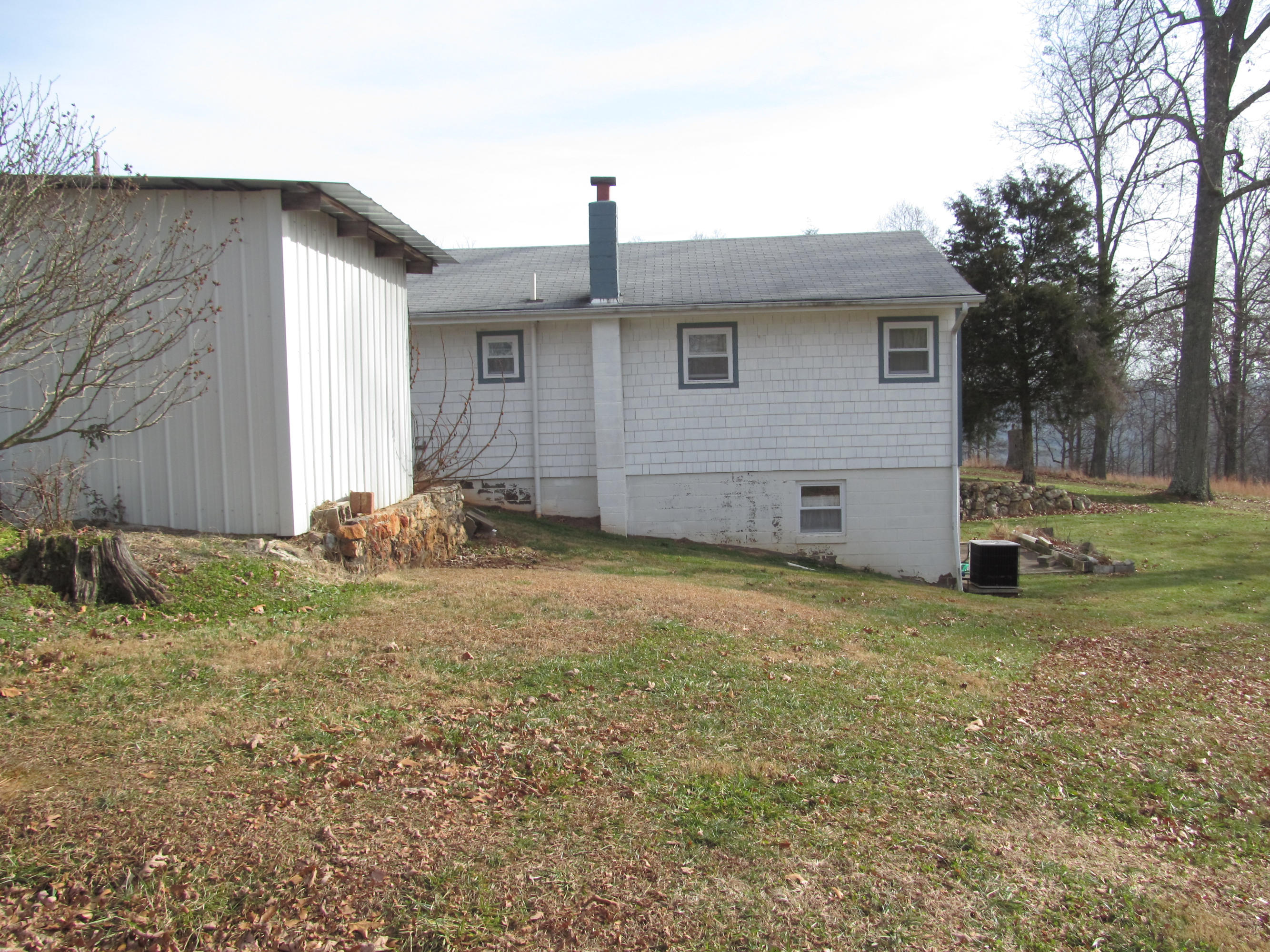 171 Robbins Road, Unit 171 Maynardville, TN 37807 - Photo 4 of 39 Rear