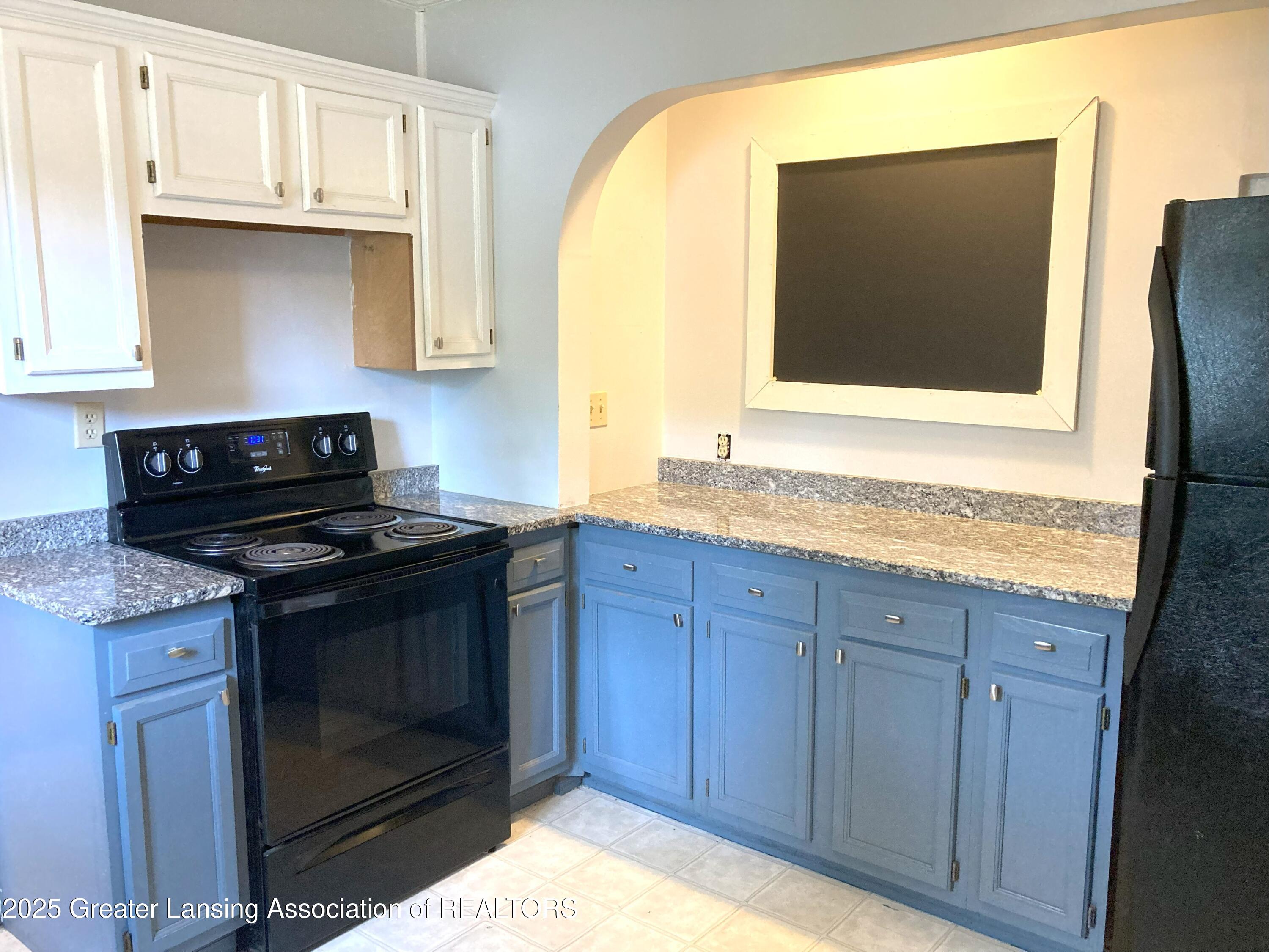 500 Spring Street Grand Ledge, MI 48837 - Photo 11 of 40 11 Kitchen