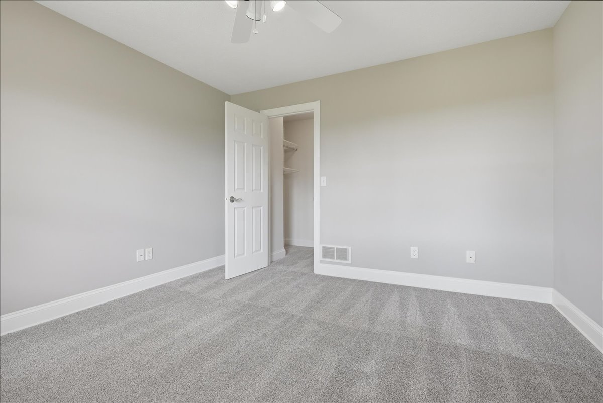 2202 Bloomingdale Road Bloomington, IL 61705 - Photo 31 of 44