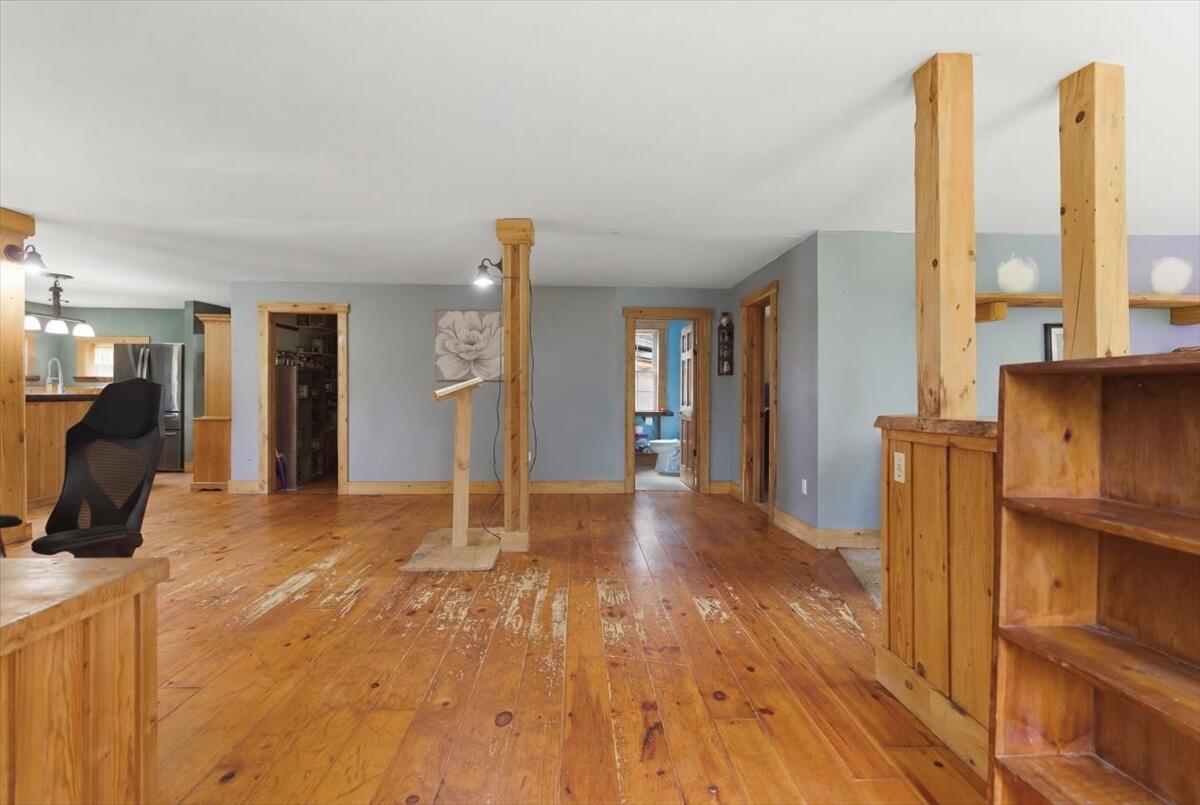 139 Lloyd Road Anson, ME 04911 - Photo 19 of 91 Living Room