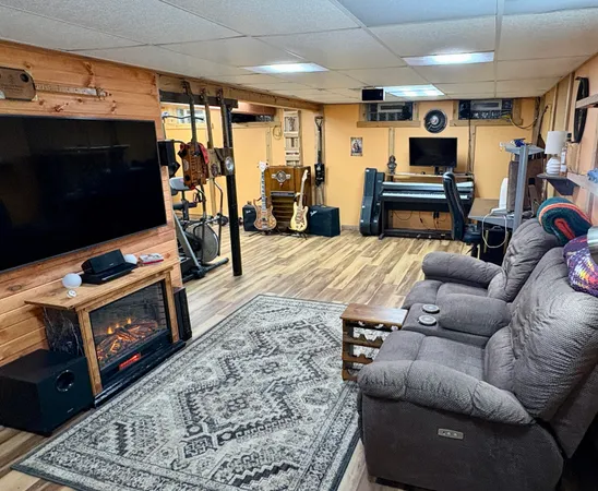 $465,000 | 2675 Valley Drive, Ann Arbor, MI 48103