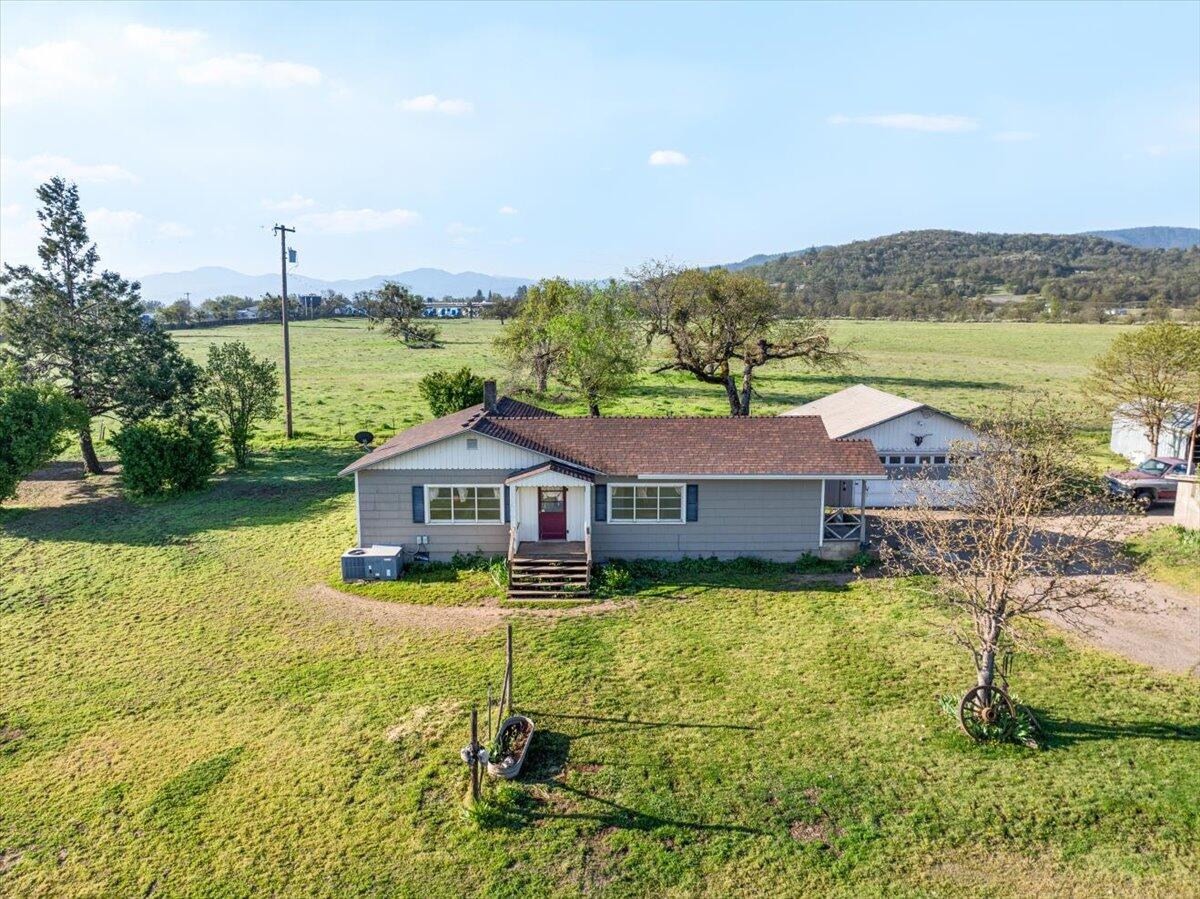 7365 Blackwell Road Central Point, OR 97502 - Photo 21 of 37 18-DJI_0053