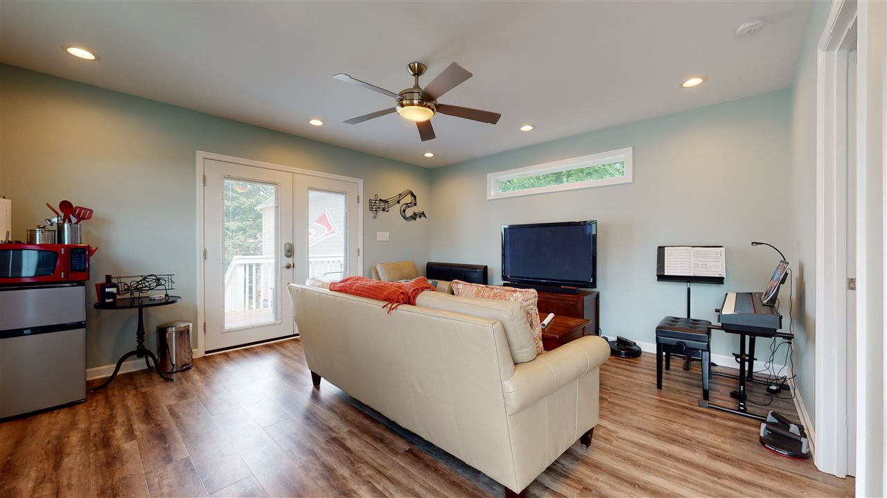313 Bickett Boulevard Raleigh, NC 27608 - Photo 27 of 29 Photo 27