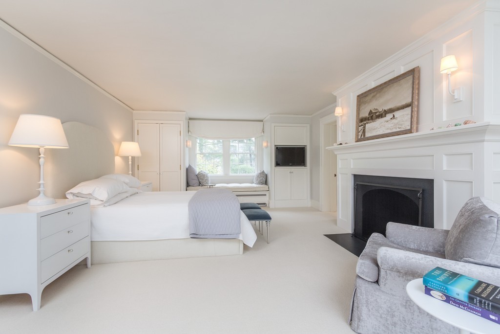 218 Beethoven Avenue Waban, MA 02468 - Photo 12 of 30