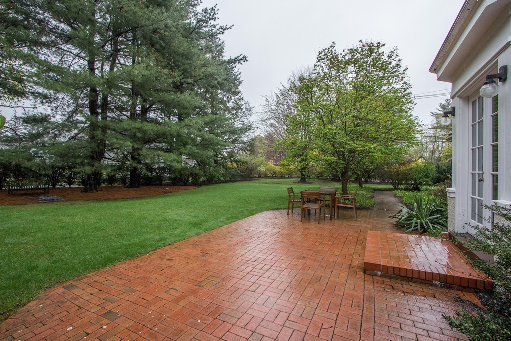 218 Beethoven Avenue Waban, MA 02468 - Photo 26 of 30