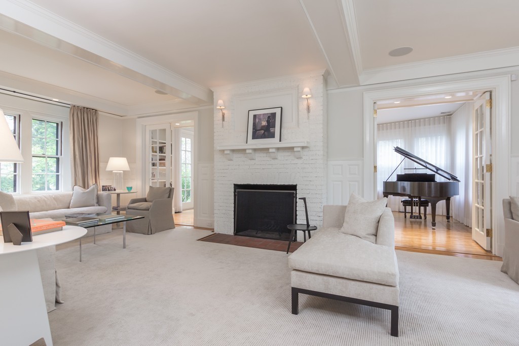 218 Beethoven Avenue Waban, MA 02468 - Photo 8 of 30