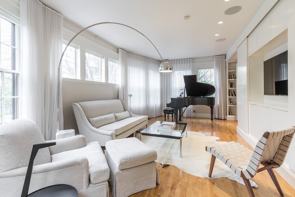 218 Beethoven Avenue Waban, MA 02468 - Photo 10 of 30