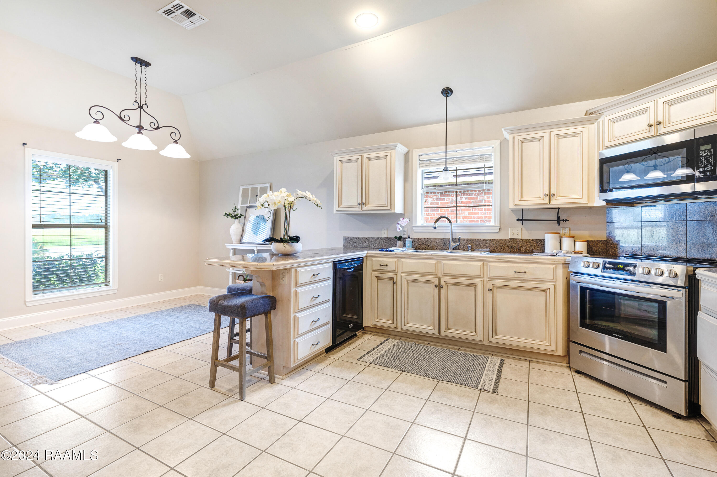 2108 Bonin Road Youngsville, LA 70592 - Photo 5 of 24 Kitchen