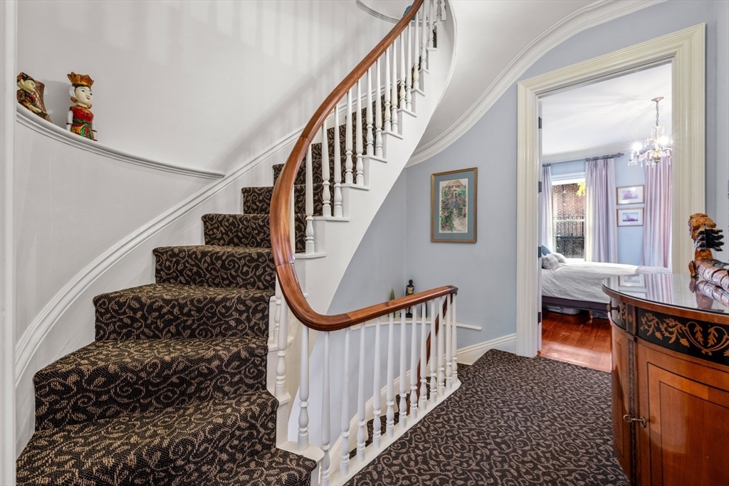 44 Appleton Street Boston, MA 02116 - Photo 15 of 33 a view of entryway