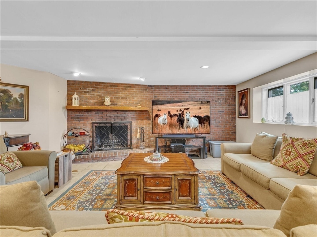51 Walnut Street Saugus, MA 01906 - Photo 18 of 37