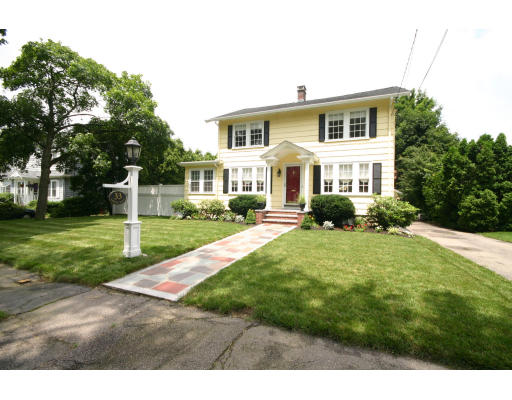 33 Abbott Road Dedham, MA 02026 - Photo 2 of 16 Gallery Image 2