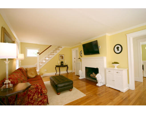 33 Abbott Road Dedham, MA 02026 - Photo 3 of 16 Gallery Image 3