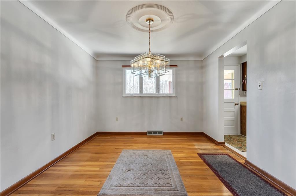 418 Hemlock Road Trafford, PA 15085 - Photo 4 of 25 Gallery Image 4