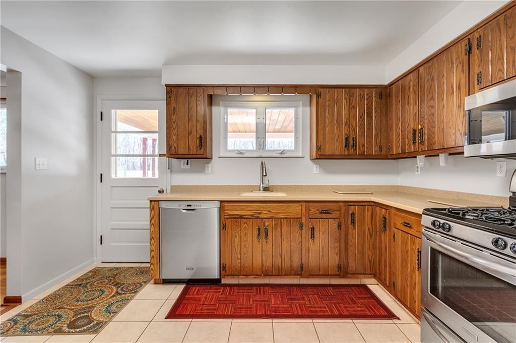 418 Hemlock Road Trafford, PA 15085 - Photo 8 of 25 Gallery Image 8