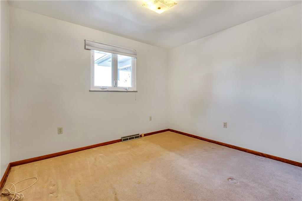 418 Hemlock Road Trafford, PA 15085 - Photo 10 of 25 Gallery Image 10